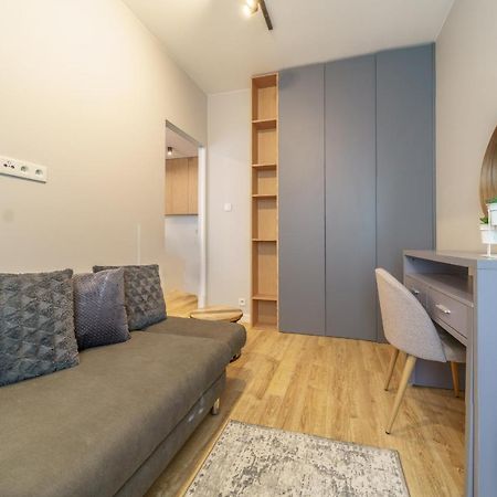 Bright And Charming- Golden Apartments- City Center&S18 Βαρσοβία Εξωτερικό φωτογραφία