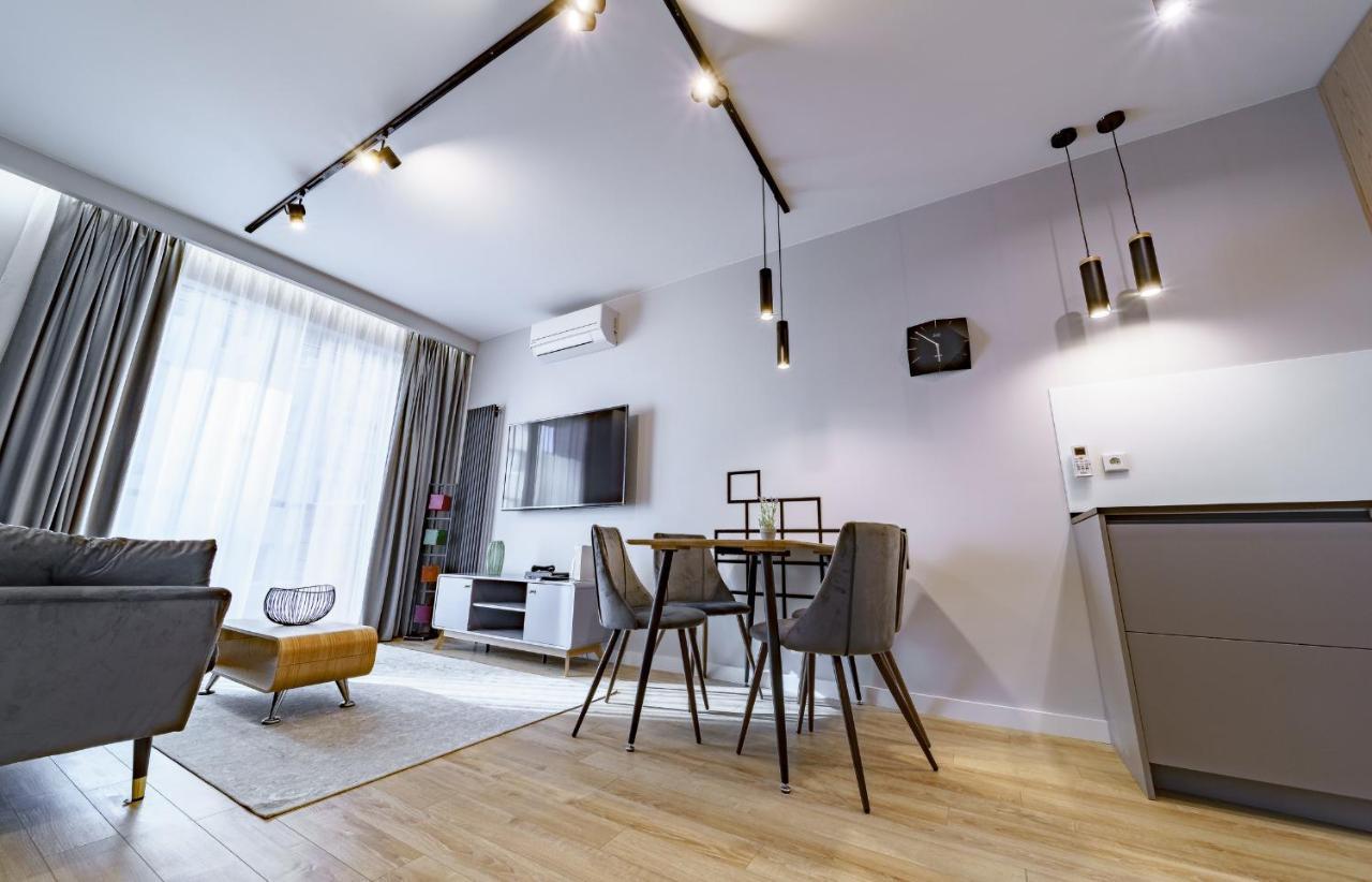 Bright And Charming- Golden Apartments- City Center&S18 Βαρσοβία Εξωτερικό φωτογραφία