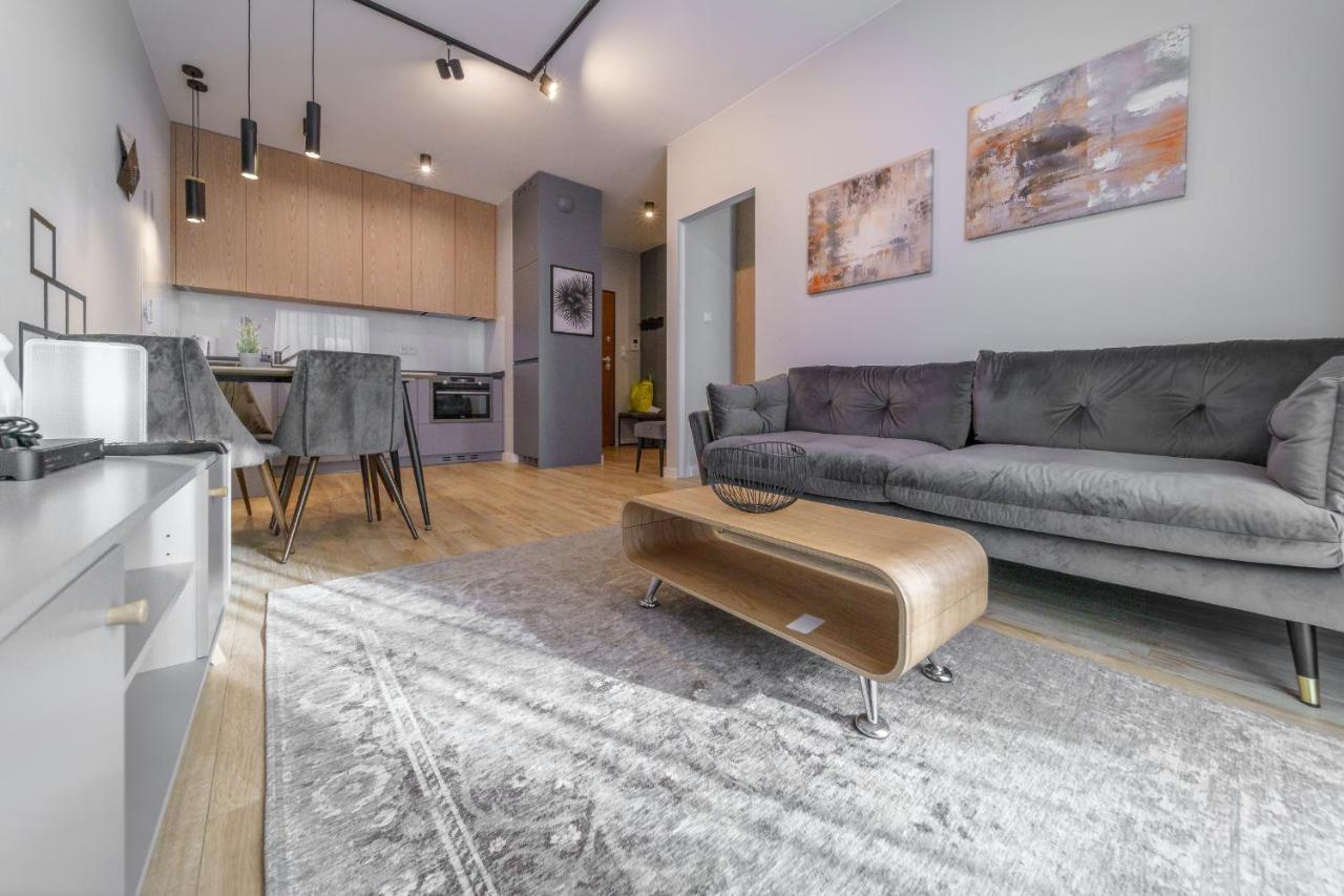 Bright And Charming- Golden Apartments- City Center&S18 Βαρσοβία Εξωτερικό φωτογραφία
