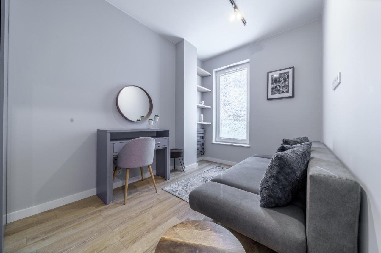 Bright And Charming- Golden Apartments- City Center&S18 Βαρσοβία Εξωτερικό φωτογραφία