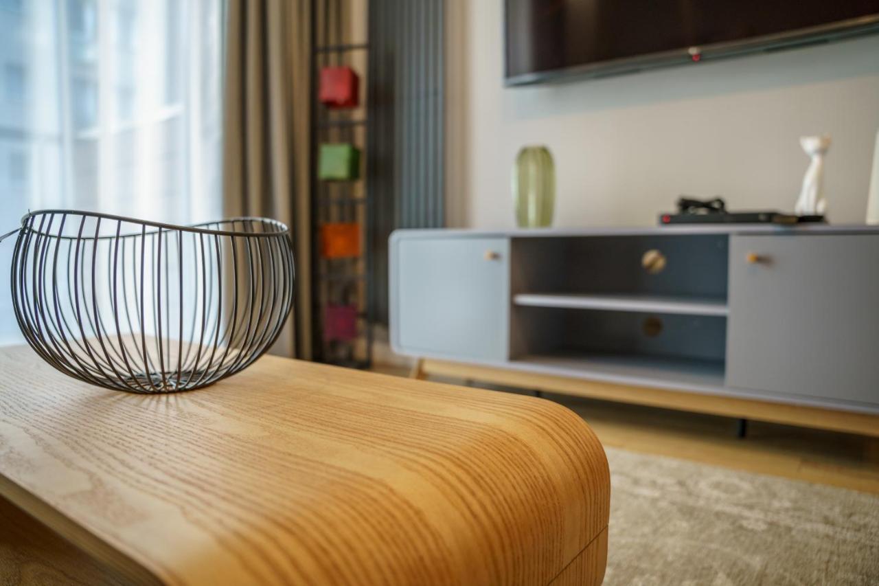 Bright And Charming- Golden Apartments- City Center&S18 Βαρσοβία Εξωτερικό φωτογραφία