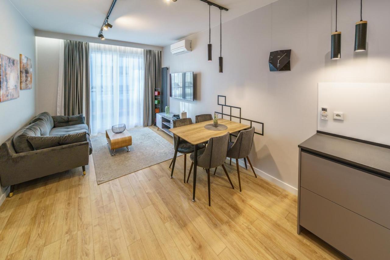 Bright And Charming- Golden Apartments- City Center&S18 Βαρσοβία Εξωτερικό φωτογραφία