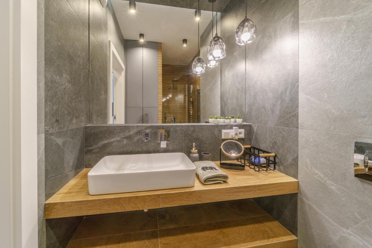 Bright And Charming- Golden Apartments- City Center&S18 Βαρσοβία Εξωτερικό φωτογραφία