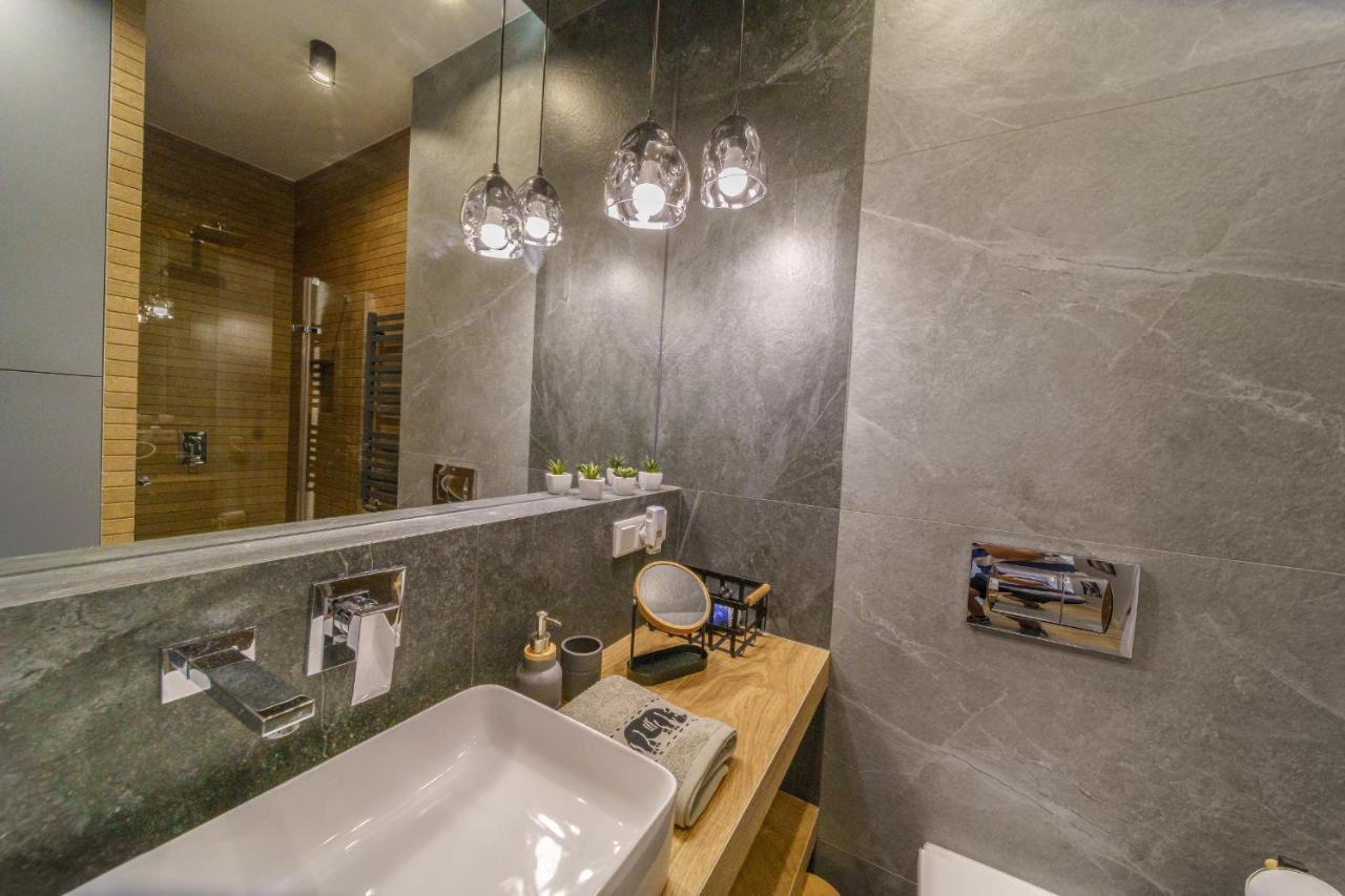 Bright And Charming- Golden Apartments- City Center&S18 Βαρσοβία Εξωτερικό φωτογραφία