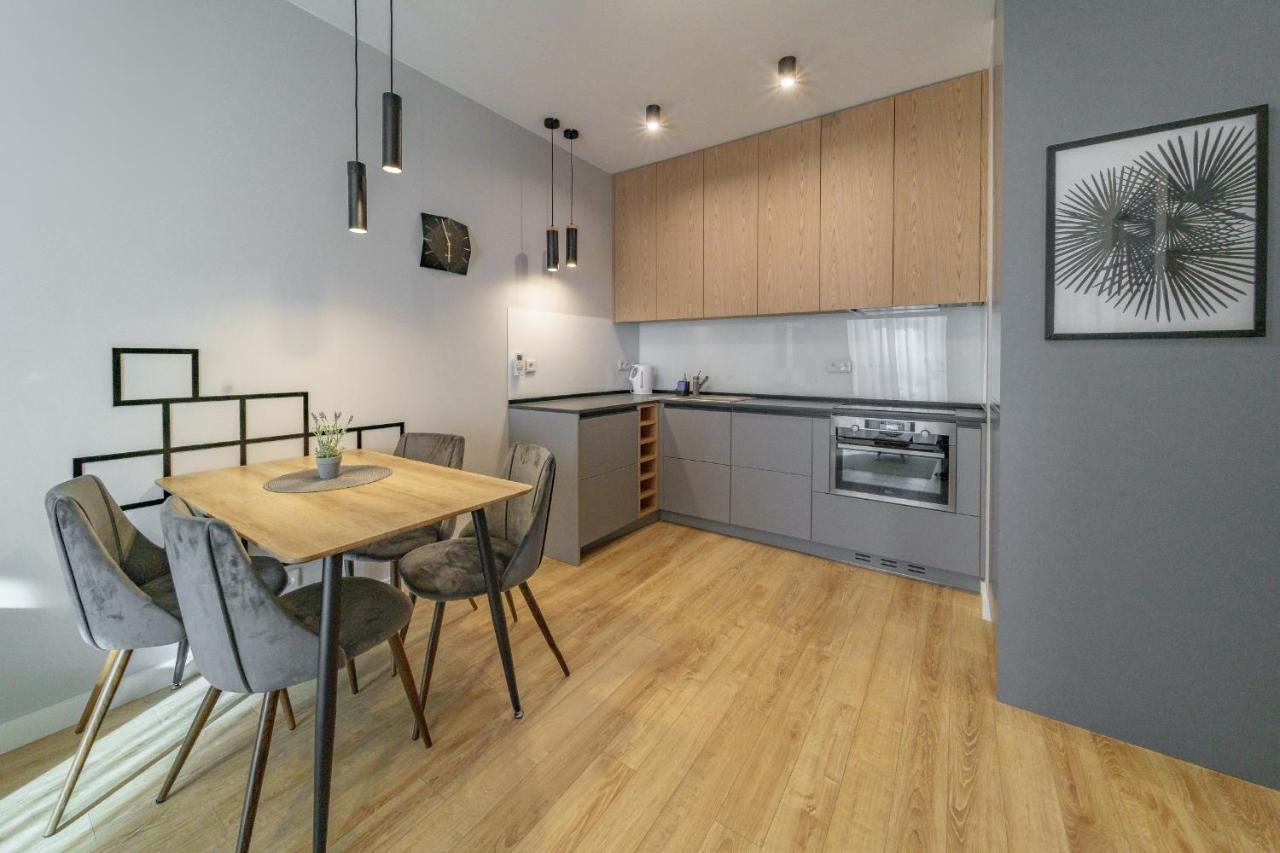 Bright And Charming- Golden Apartments- City Center&S18 Βαρσοβία Εξωτερικό φωτογραφία
