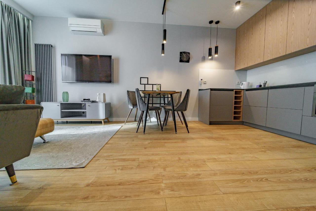 Bright And Charming- Golden Apartments- City Center&S18 Βαρσοβία Εξωτερικό φωτογραφία